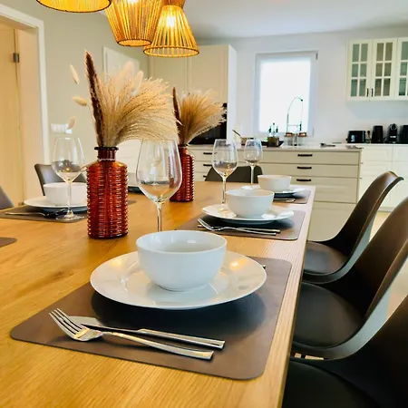 Moderne Mit Vollausstattung Und Terrasse I Parkplatz I 3 Schlafzimmer I 8 Schlafplaetze *