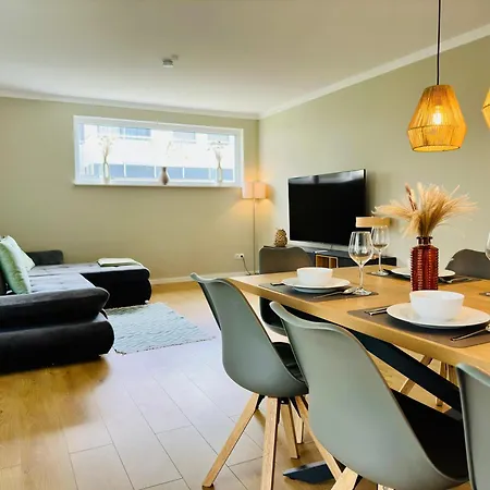 Moderne Mit Vollausstattung Und Terrasse I Parkplatz I 3 Schlafzimmer I 8 Schlafplaetze Apartmán