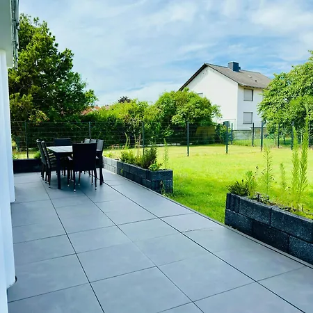 Moderne Mit Vollausstattung Und Terrasse I Parkplatz I 3 Schlafzimmer I 8 Schlafplaetze Apartmán *